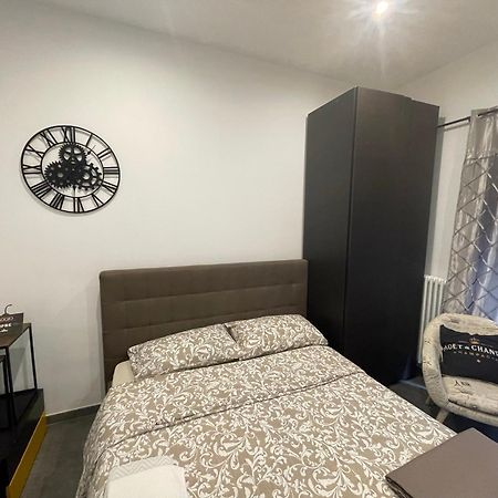 Decoluxe !Apartamento Con 1 Camera Da Letto , In Zona San Paolo , Via Martiniana Turín Exteriér fotografie