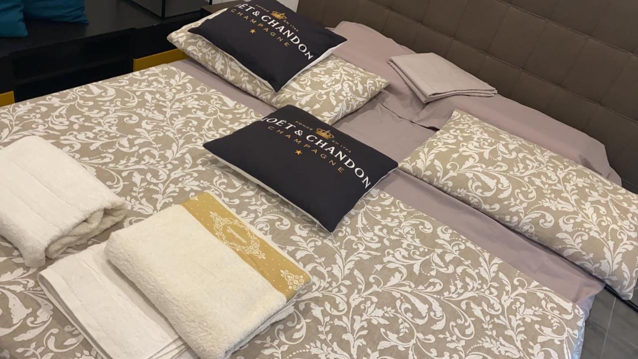 Decoluxe !Apartamento Con 1 Camera Da Letto , In Zona San Paolo , Via Martiniana Turín Exteriér fotografie
