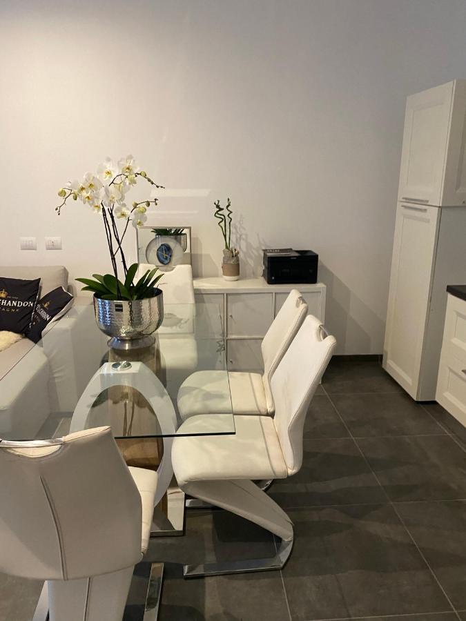 Decoluxe !Apartamento Con 1 Camera Da Letto , In Zona San Paolo , Via Martiniana Turín Exteriér fotografie